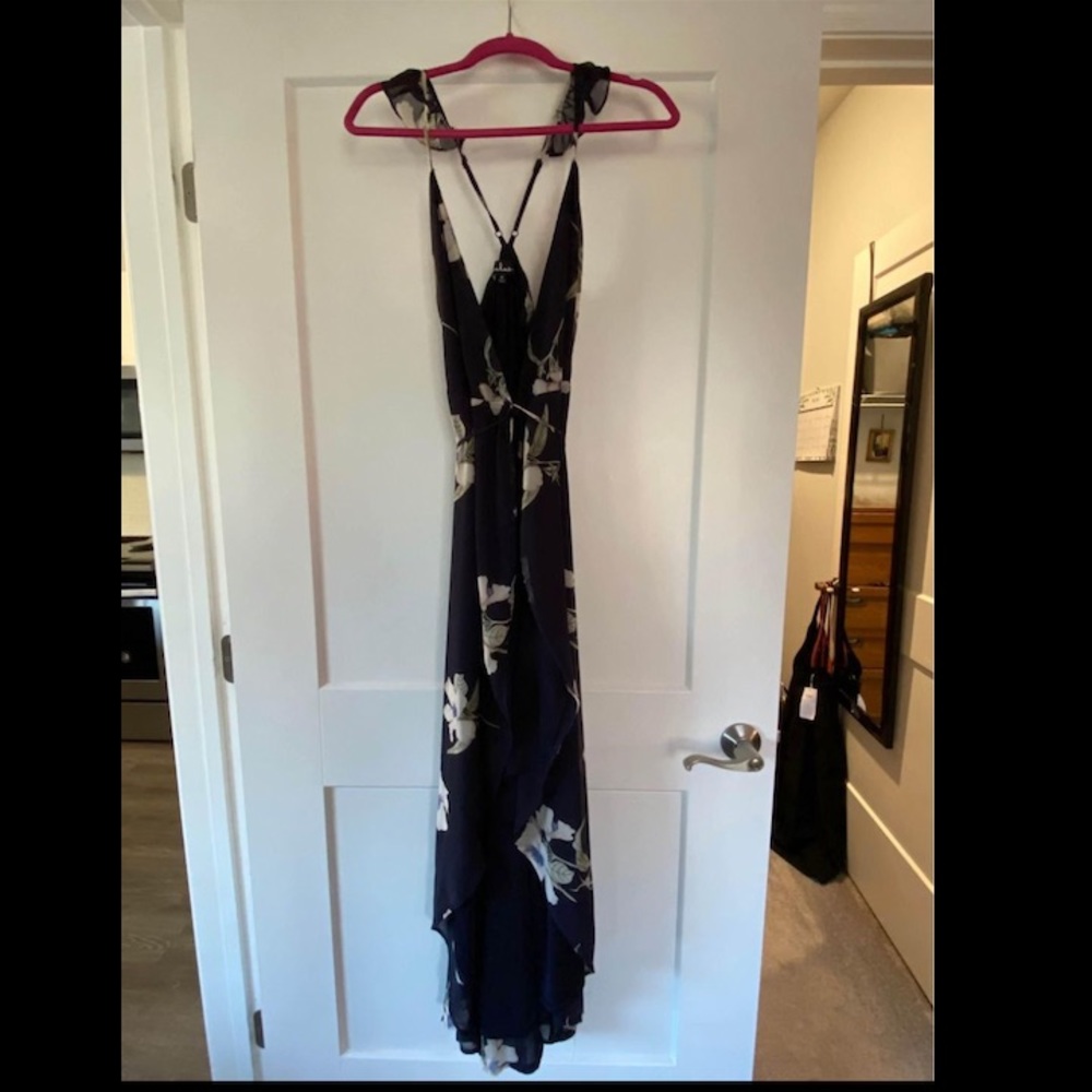 Lulu’s Navy Floral Wrap Dress size M - Picture 3 of 5